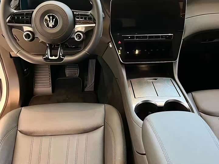 Фото 6 - Maserati Grecale