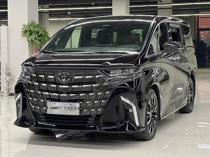 Фото 1 - Toyota Alphard