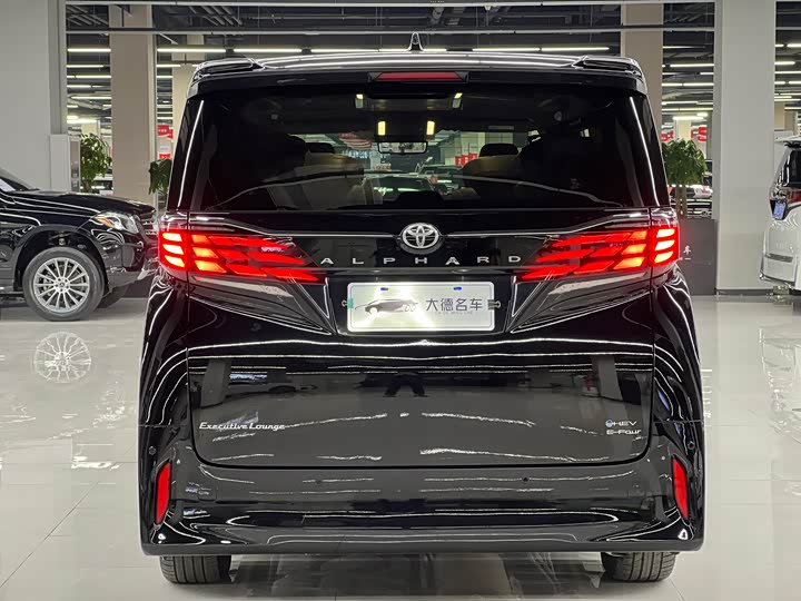 Фото 5 - Toyota Alphard