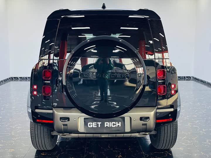 Фото 8 - Land Rover Defender