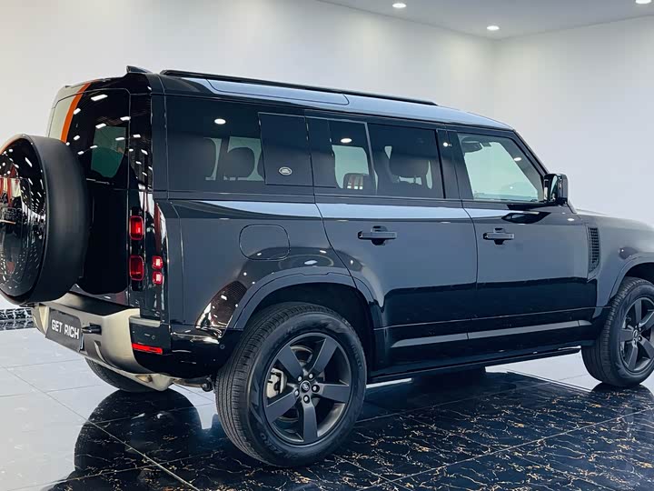 Фото 9 - Land Rover Defender