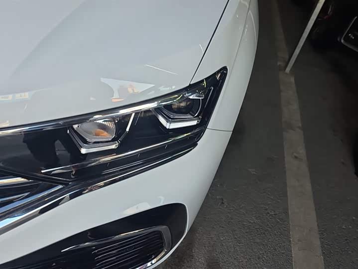 Фото 5 - Volkswagen Tayron X