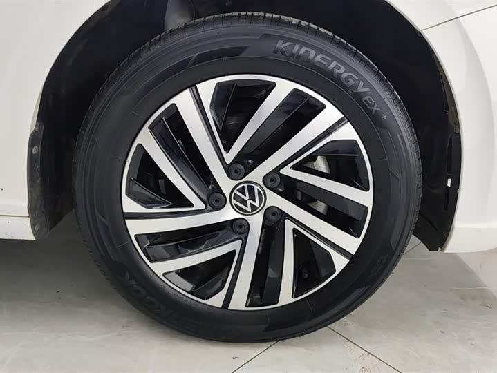 Фото 6 - Volkswagen Lavida