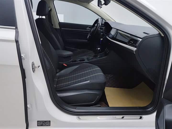 Фото 8 - Volkswagen Lavida