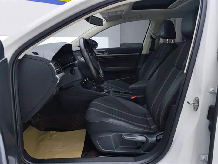 Фото 9 - Volkswagen Lavida