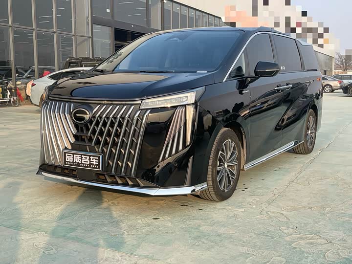 Фото 1 - GAC Trumpchi M8