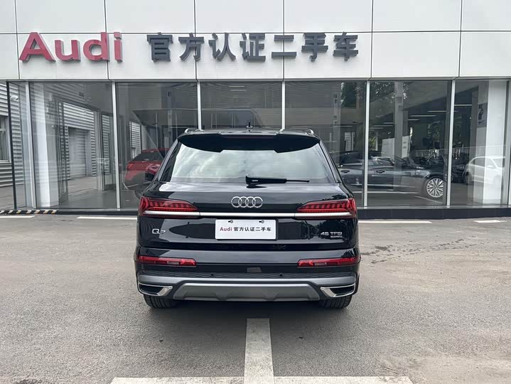Фото 2 - Audi Q7