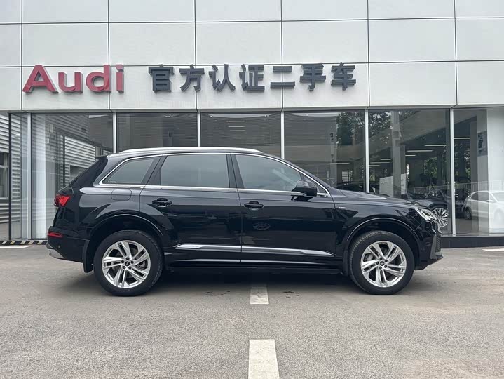 Фото 4 - Audi Q7