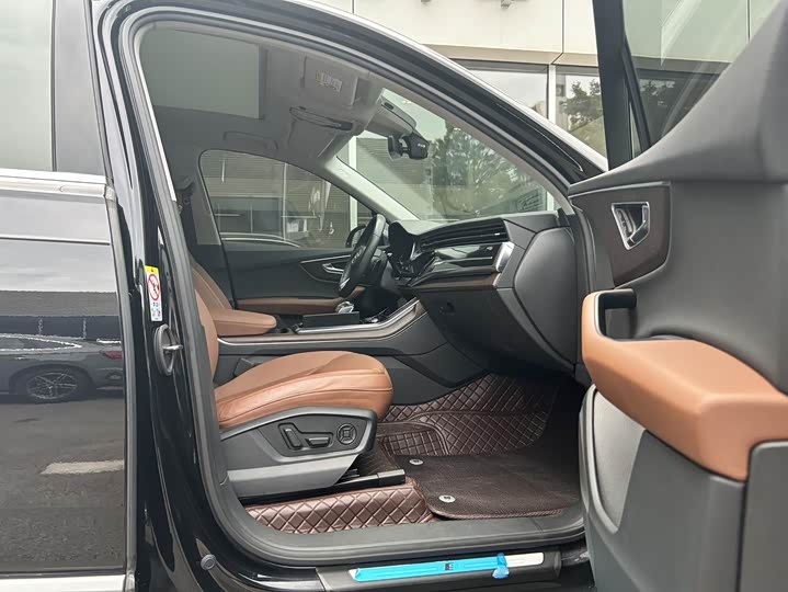 Фото 5 - Audi Q7