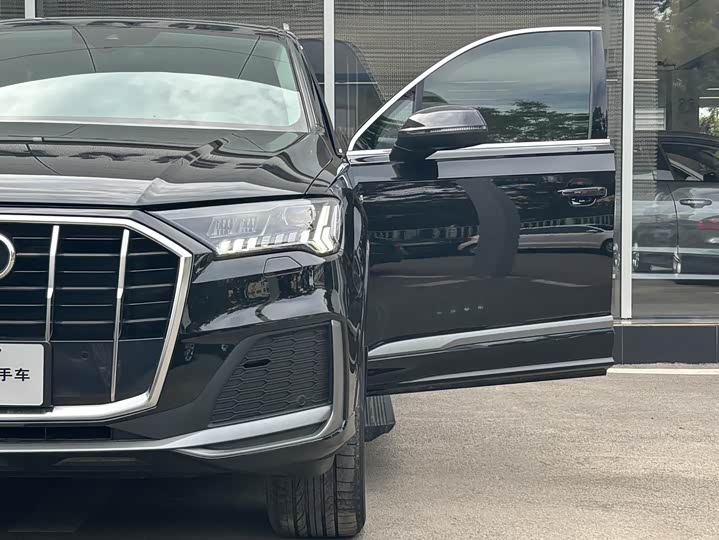 Фото 9 - Audi Q7