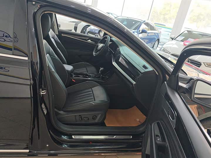 Фото 8 - Volkswagen Passat