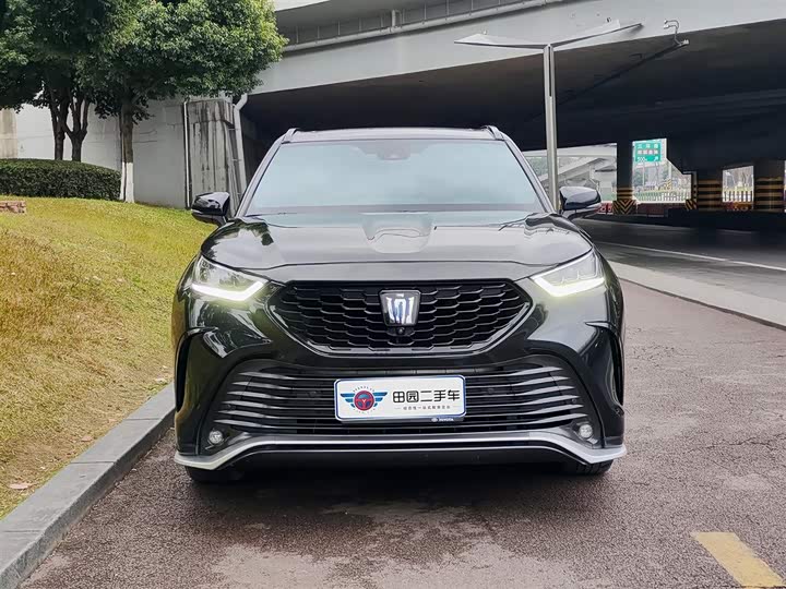 Фото 2 - Toyota Crown Kluger