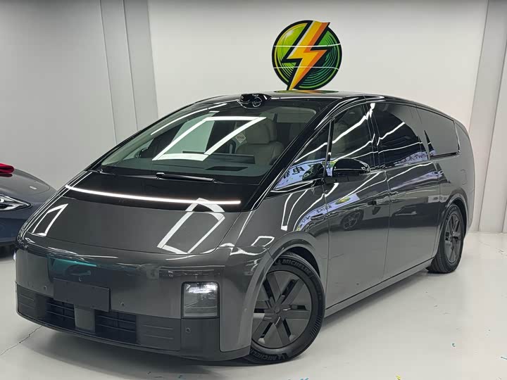 Фото 1 - LiXiang Mega