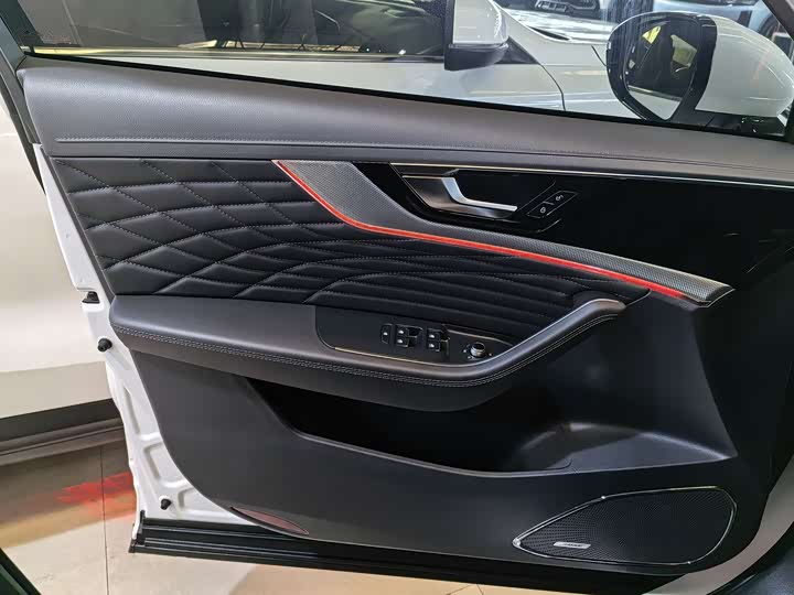 Фото 9 - Hongqi HS5