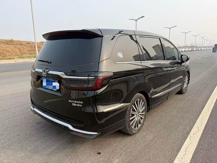 Фото 4 - Honda Elysion