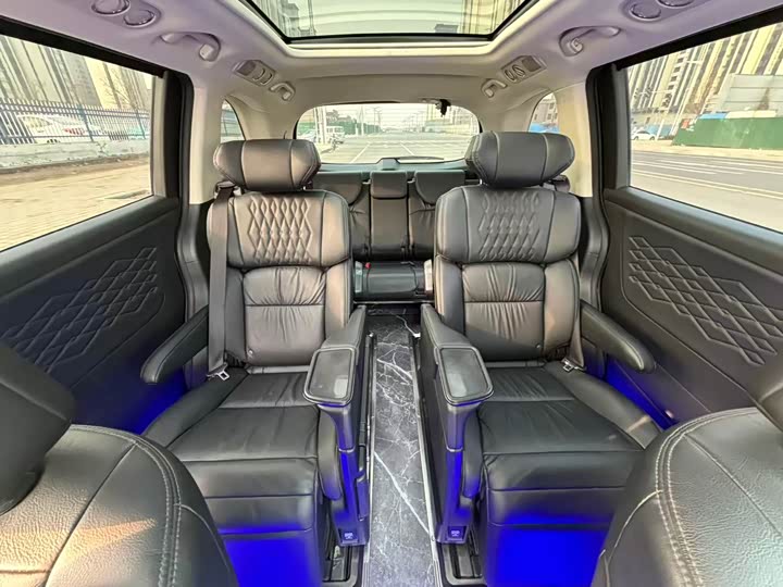 Фото 5 - Honda Elysion