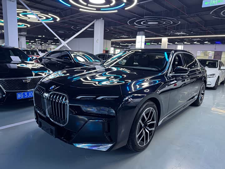 Фото 1 - BMW 7 Series