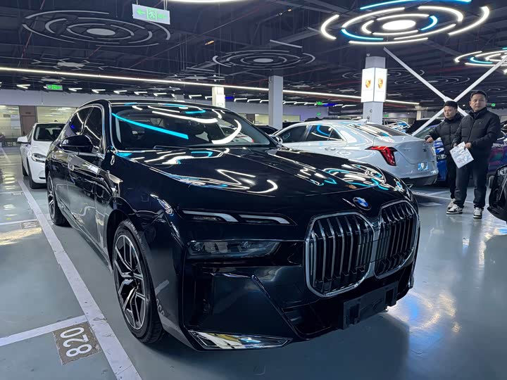 Фото 4 - BMW 7 Series