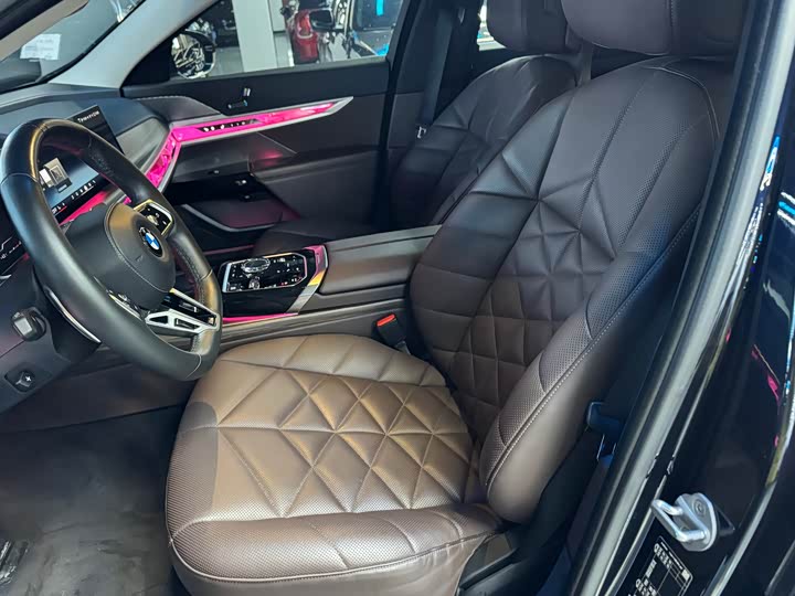 Фото 6 - BMW 7 Series