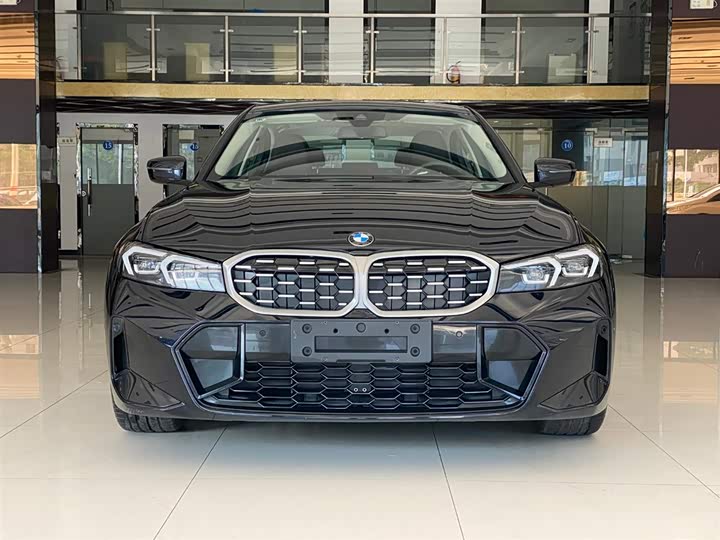 Фото 2 - BMW 3 Series