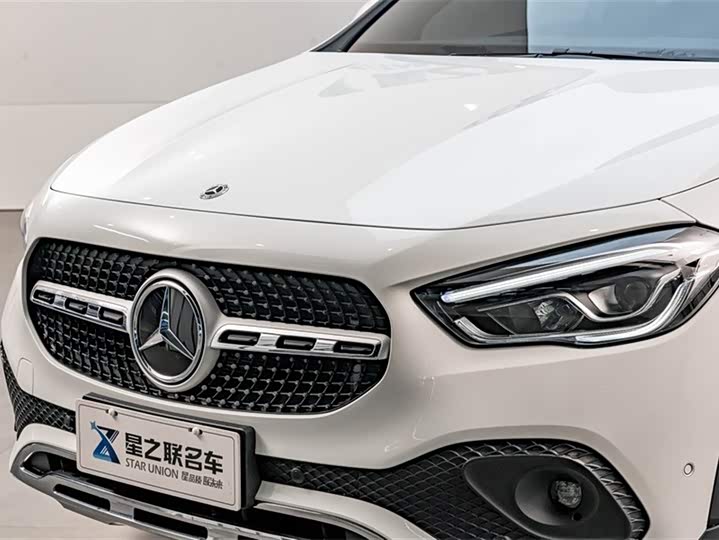 Фото 4 - Mercedes-Benz GLA-Class