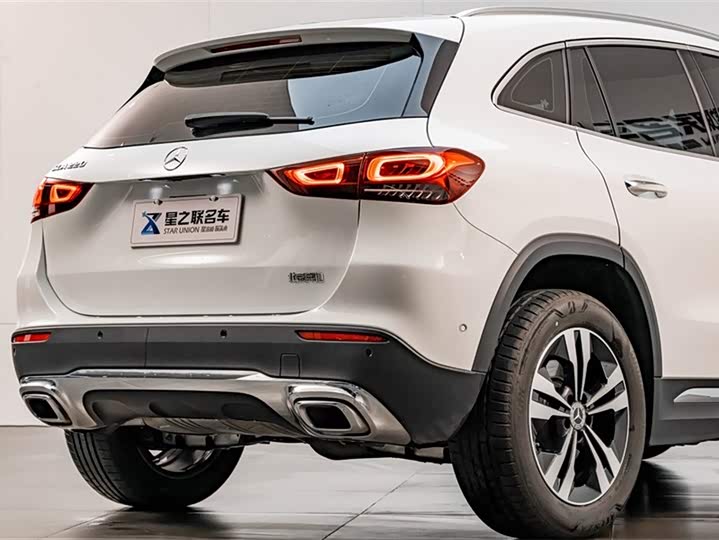 Фото 8 - Mercedes-Benz GLA-Class