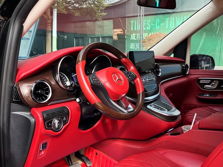 Фото 4 - Mercedes-Benz V-Class