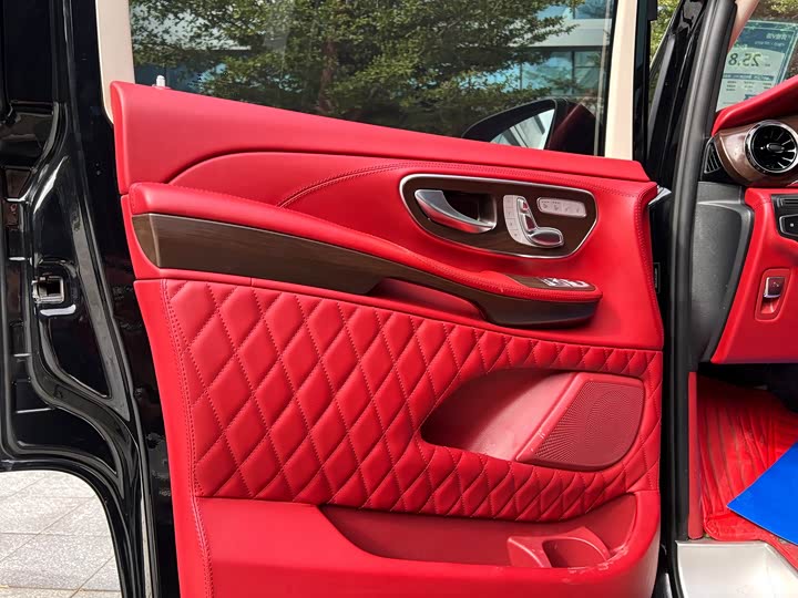 Фото 5 - Mercedes-Benz V-Class