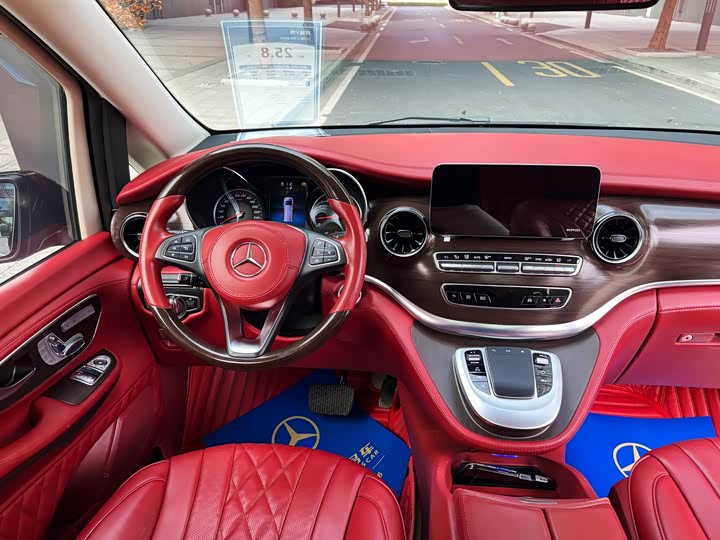 Фото 7 - Mercedes-Benz V-Class