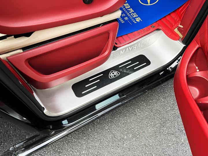 Фото 9 - Mercedes-Benz V-Class