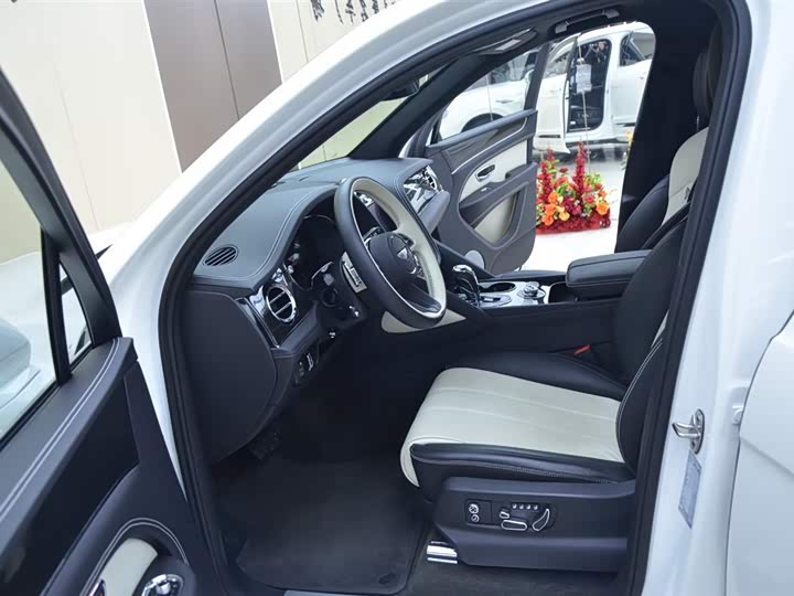 Фото 4 - Bentley Bentayga Hybrid