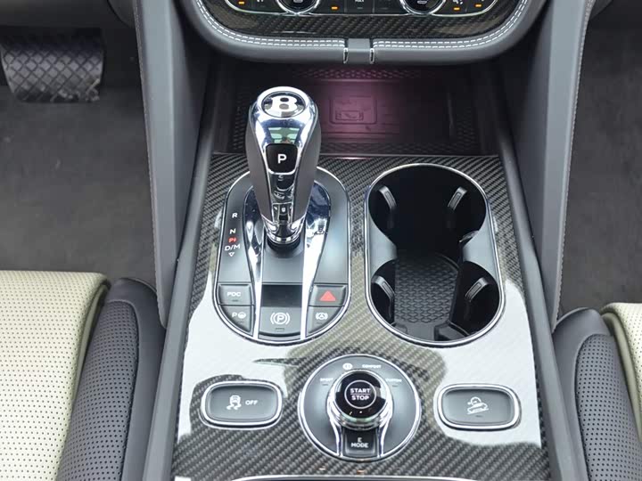 Фото 9 - Bentley Bentayga Hybrid