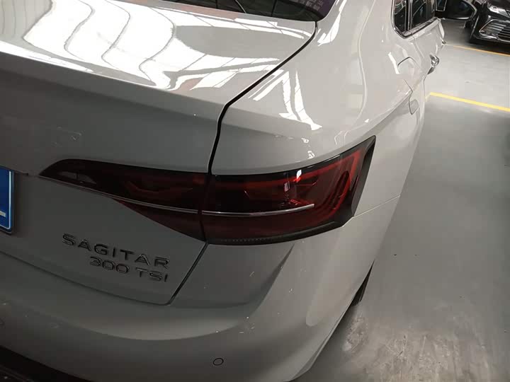 Фото 8 - Volkswagen Sagitar L