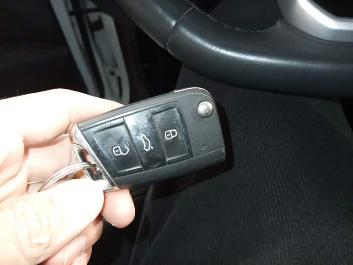 Фото 9 - Volkswagen Sagitar L