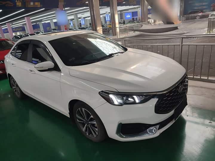 Фото 4 - Ford Escort