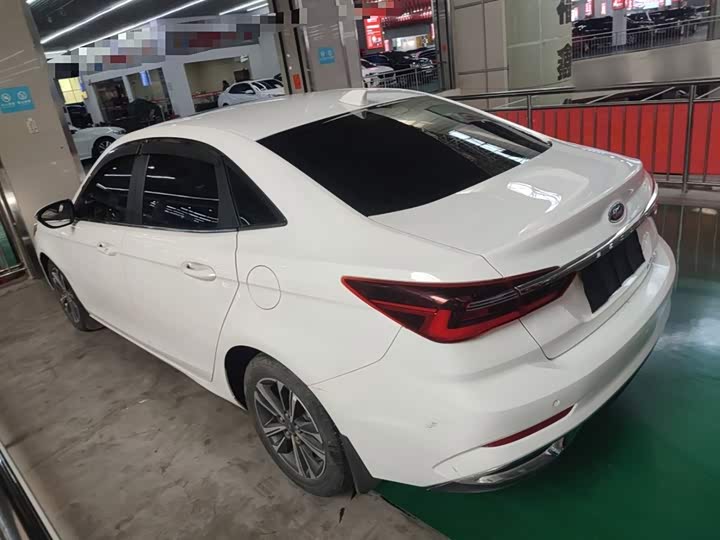 Фото 5 - Ford Escort