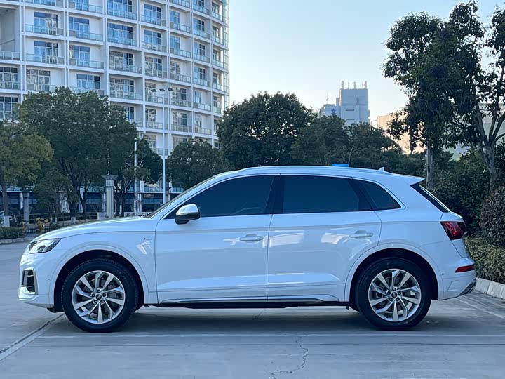Фото 3 - Audi Q5L