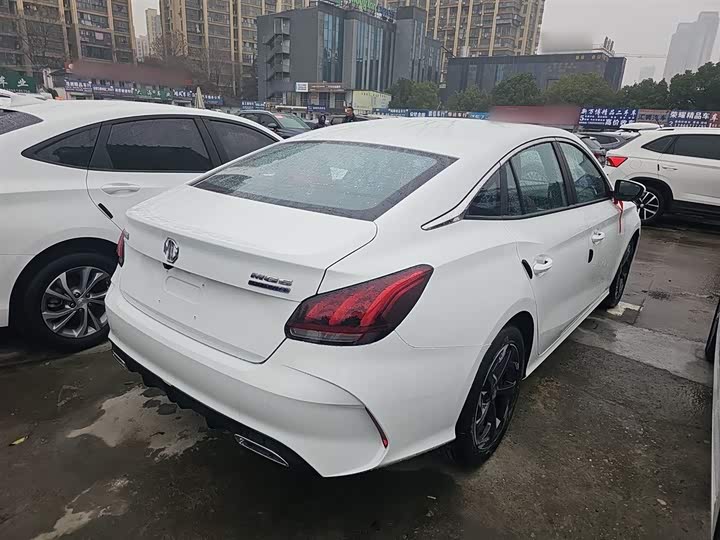 Фото 7 - MG Motor 5