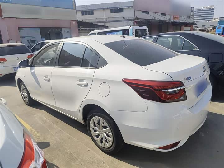 Фото 5 - Toyota Vios