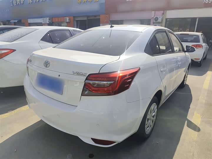 Фото 7 - Toyota Vios