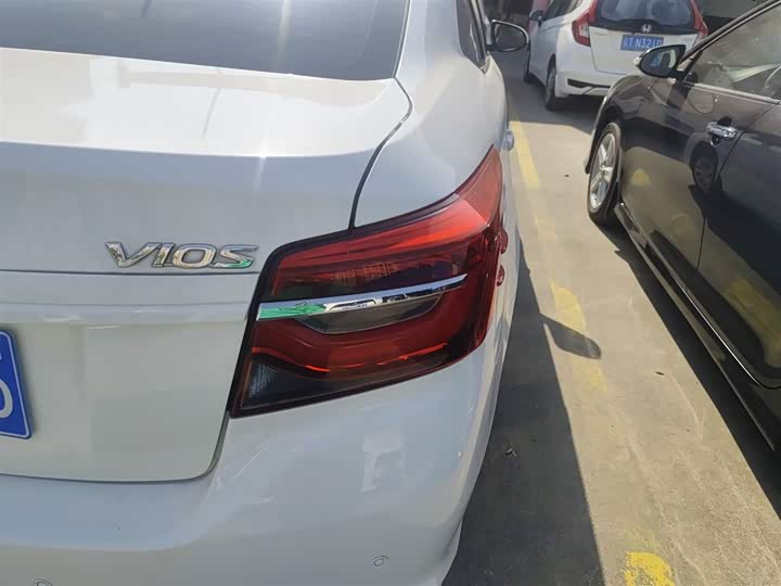 Фото 8 - Toyota Vios