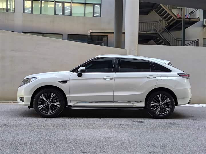 Фото 3 - Honda UR-V