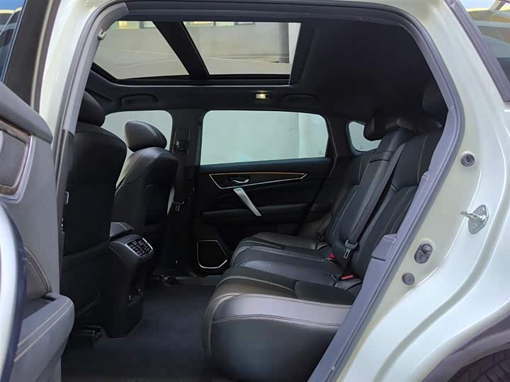 Фото 8 - Honda UR-V