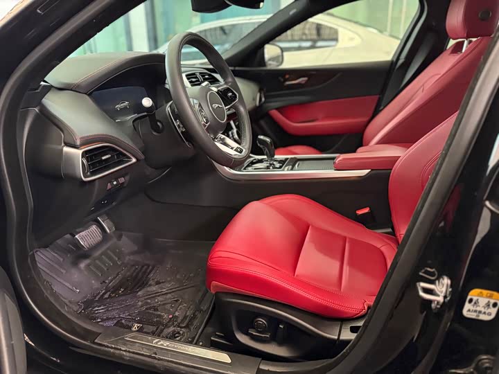 Фото 5 - Jaguar XE L