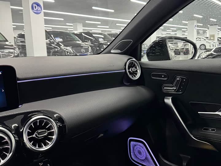 Фото 7 - Mercedes-Benz A-Class AMG