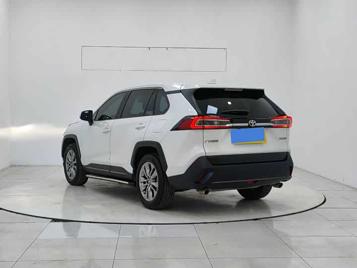 Фото 2 - Toyota Wildlander