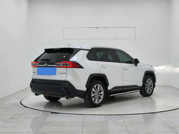 Фото 7 - Toyota Wildlander