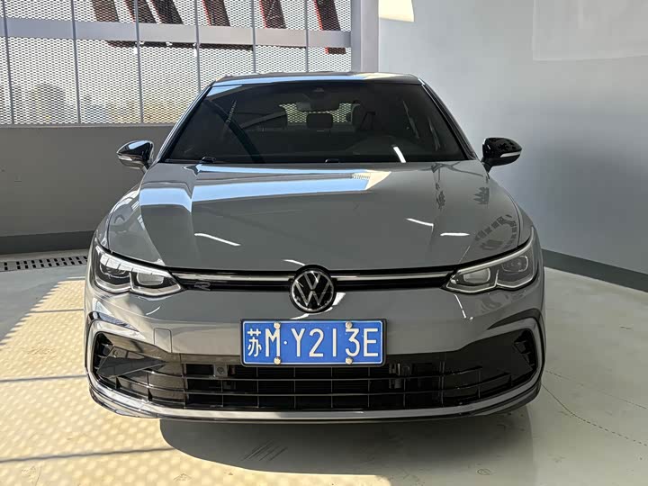 Фото 2 - Volkswagen Golf