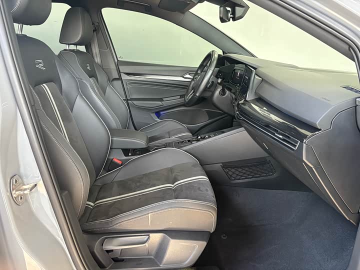 Фото 4 - Volkswagen Golf