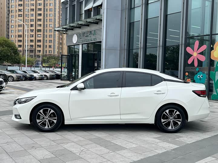 Фото 3 - Nissan Sylphy